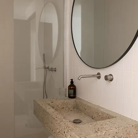 Léonard Villa Saint-Étienne-la-Thillaye