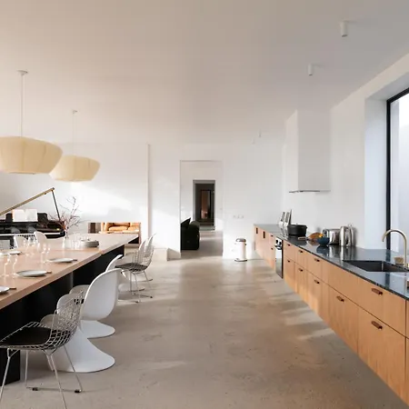 别墅 Leonard Saint-Étienne-la-Thillaye