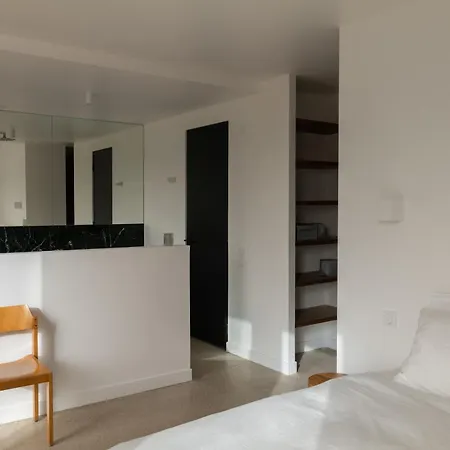 别墅 Leonard Saint-Étienne-la-Thillaye