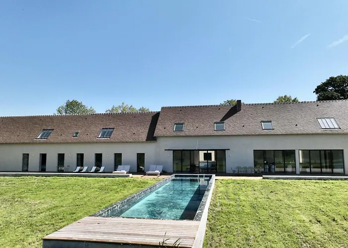 Leonard Villa Saint-Étienne-la-Thillaye